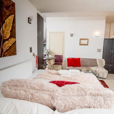Comfy And Cosy Basement Studio Kalamata Exterior photo
