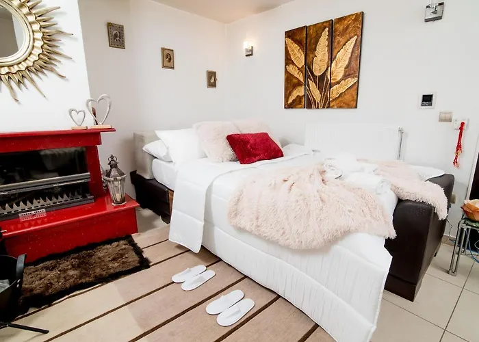 Comfy And Cosy Basement Studio Kalamata