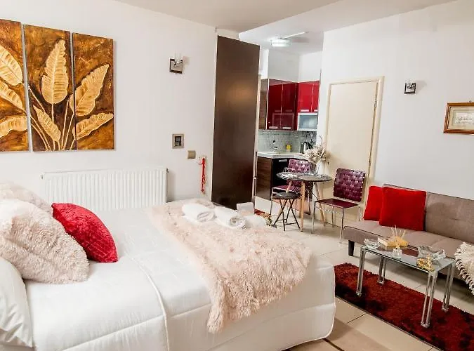 Comfy And Cosy Basement Studio Kalamata
