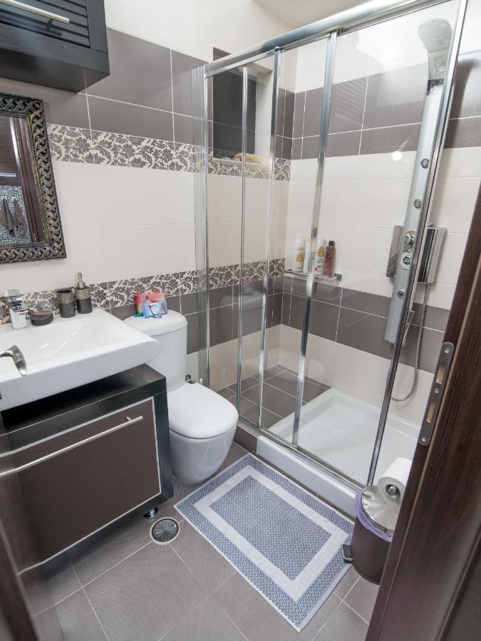 Apartment Comfy And Cosy Basement Kalamata